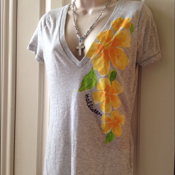 Hollister t-shirt, Gray Hawaiian print - Picture 1 of 2